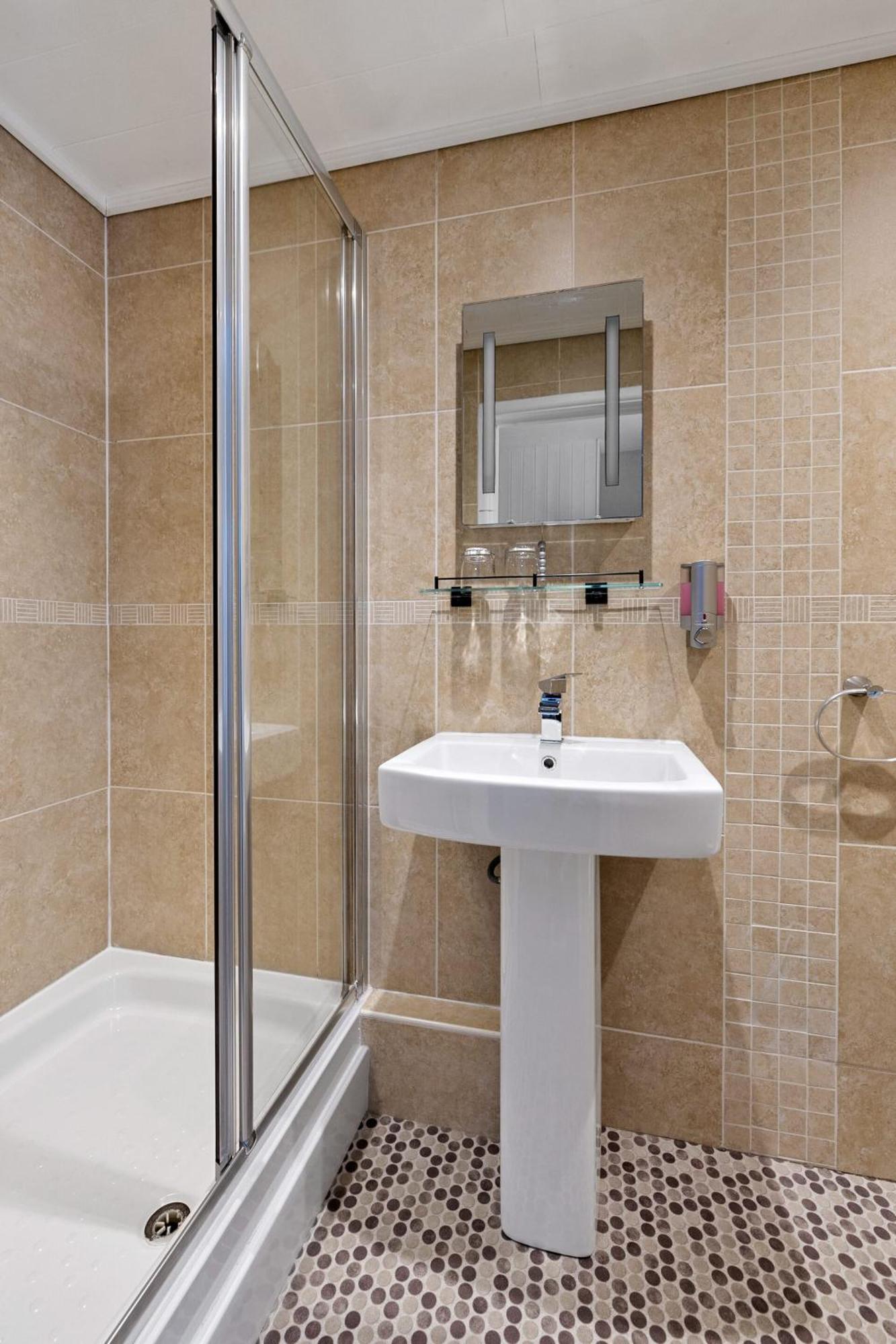 Chambre Lits Jumeaux avec Salle de Bains Privative